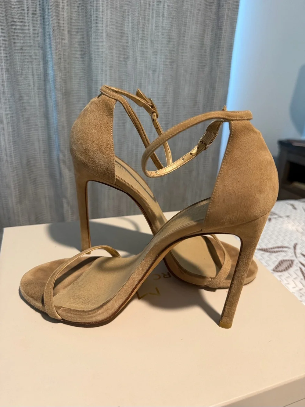 Stuart Weitzman Heels - Nudist tan suede